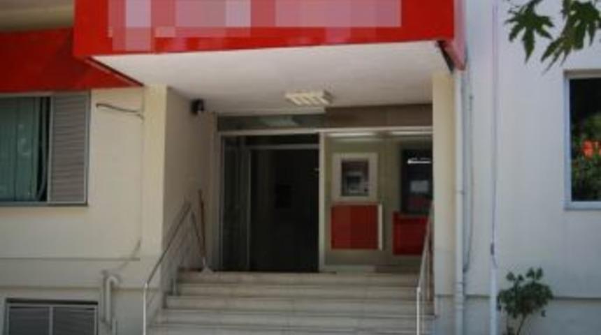 Y&uuml;ksek Voltaj Bankayı Yaktı