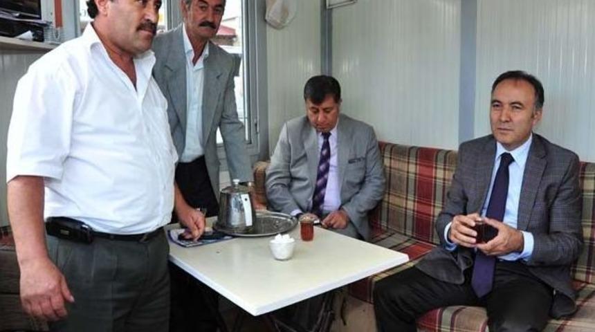 Vali Altıparmak, Taksi Durağında