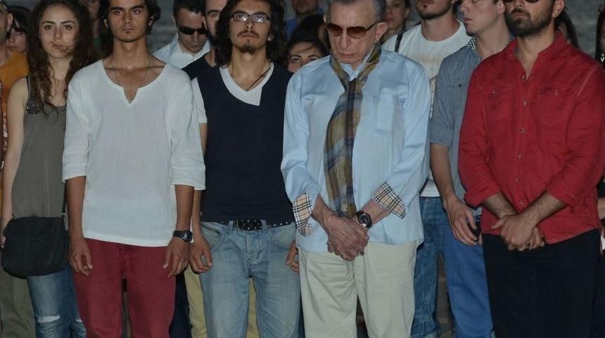 Haldun Dormen &lsquo;duran Adam&rsquo; Eylemine Katıldı