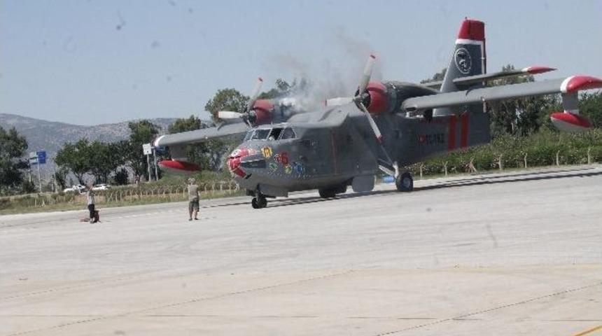 (&ouml;zel) Efes Havaaalnına İnen Yangın S&ouml;nd&uuml;rme U&ccedil;akları, G&ouml;reve Hazır