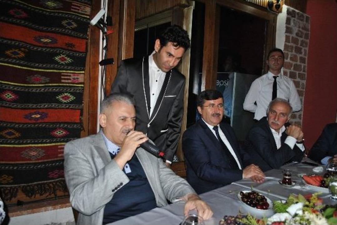 Bakan Yıldırım, &ldquo;uzun İnce Bir Yoldayım&rdquo;ı S&ouml;yledi