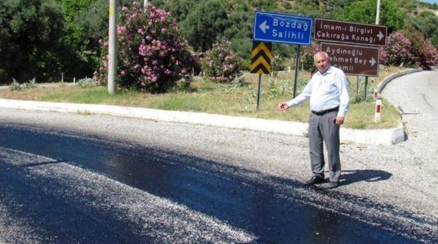 Sıcaklar &Ouml;demiş-salihli Yolunda Asfaltı Eritti