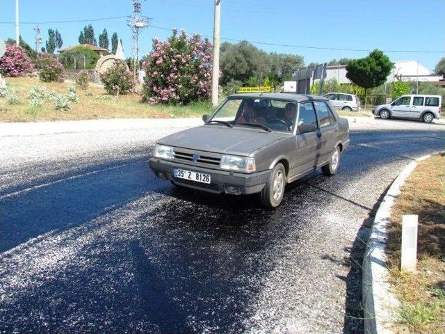 Sıcaklar Ödemiş-salihli Yolunda Asfaltı Eritti