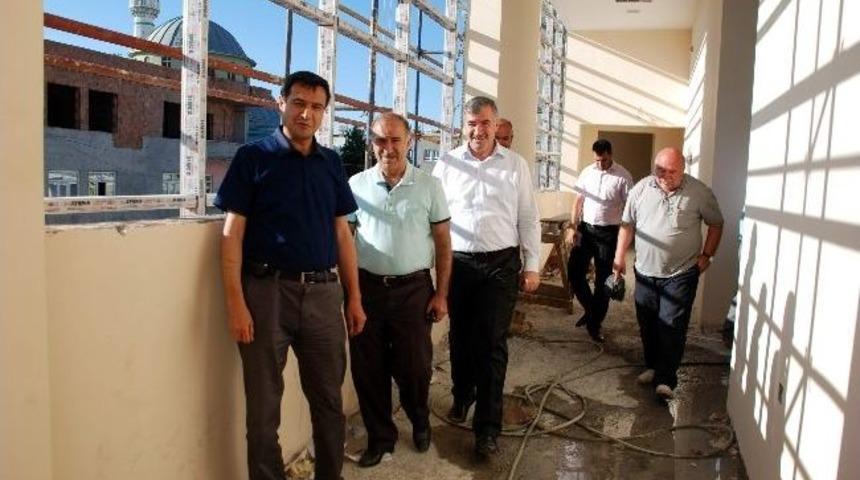 Gazeteciler Yeni Yapılan Kahta Otogarını Gezdi