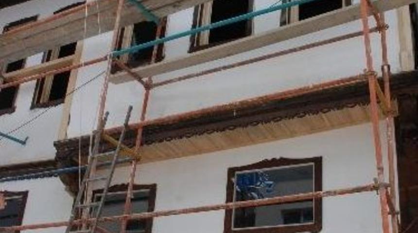 Ekmek Parası İ&ccedil;in Metrelerce Y&uuml;ksekte Ter D&ouml;kt&uuml;