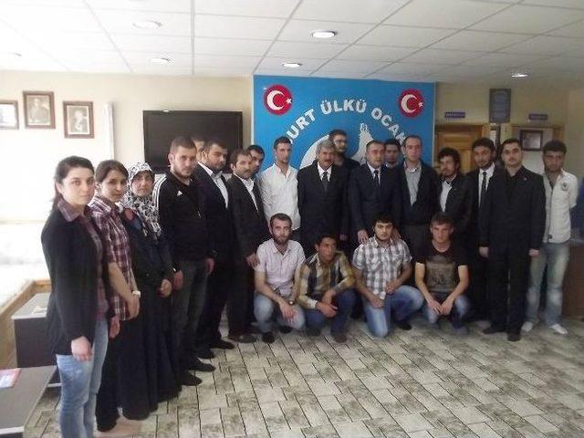 Şefkat Çetin’den Bayburt Ülkü Ocaklarına Ziyaret