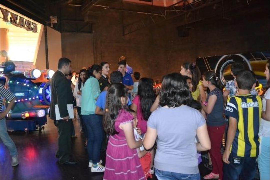 Piazza, Şehit Ve Gazi &Ccedil;ocuklarını Ağırladı