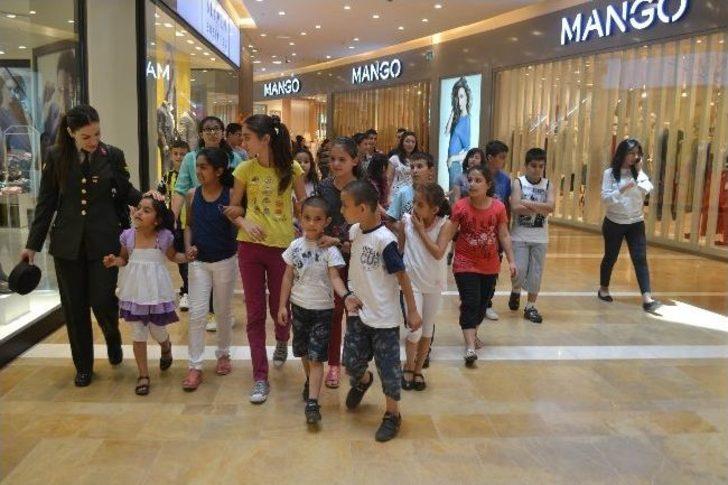 Piazza, Şehit Ve Gazi Çocuklarını Ağırladı G2