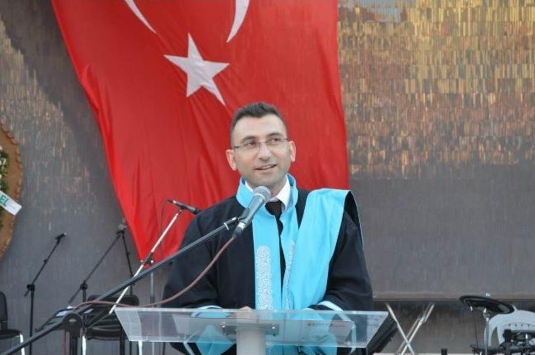 Ba&uuml;&rsquo;de Mezuniyet Coşkusu