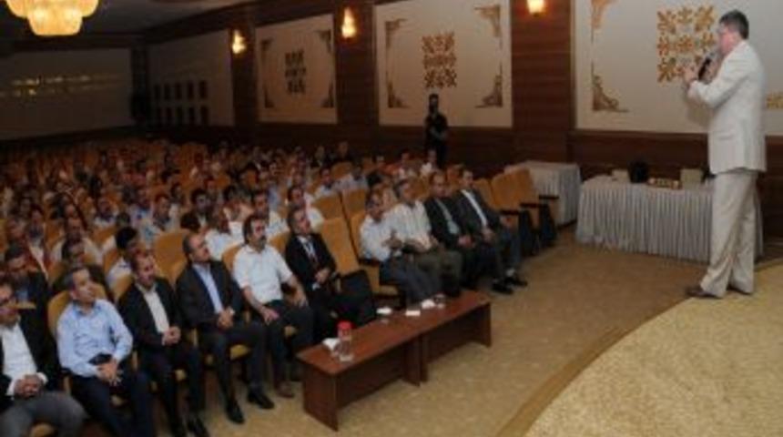 Kamu G&ouml;revlilerine Etik Davranış Ilkeleri Semineri D&uuml;zenlendi