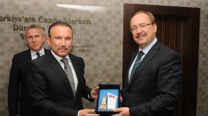 Macaristan B&uuml;y&uuml;kel&ccedil;isi&rsquo;den Doğan&rsquo;a Ziyaret