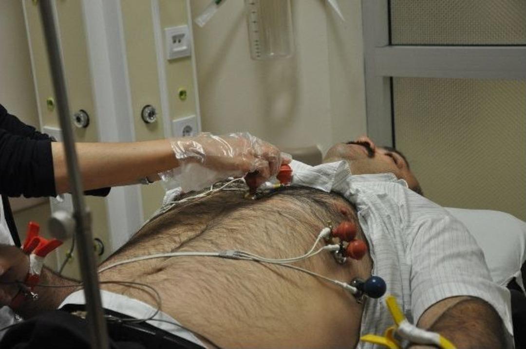 D&uuml;nya Ve Olimpiyat Şampiyonu Mahmut Demir Sandıklı'da Hastaneye Kaldırıldı