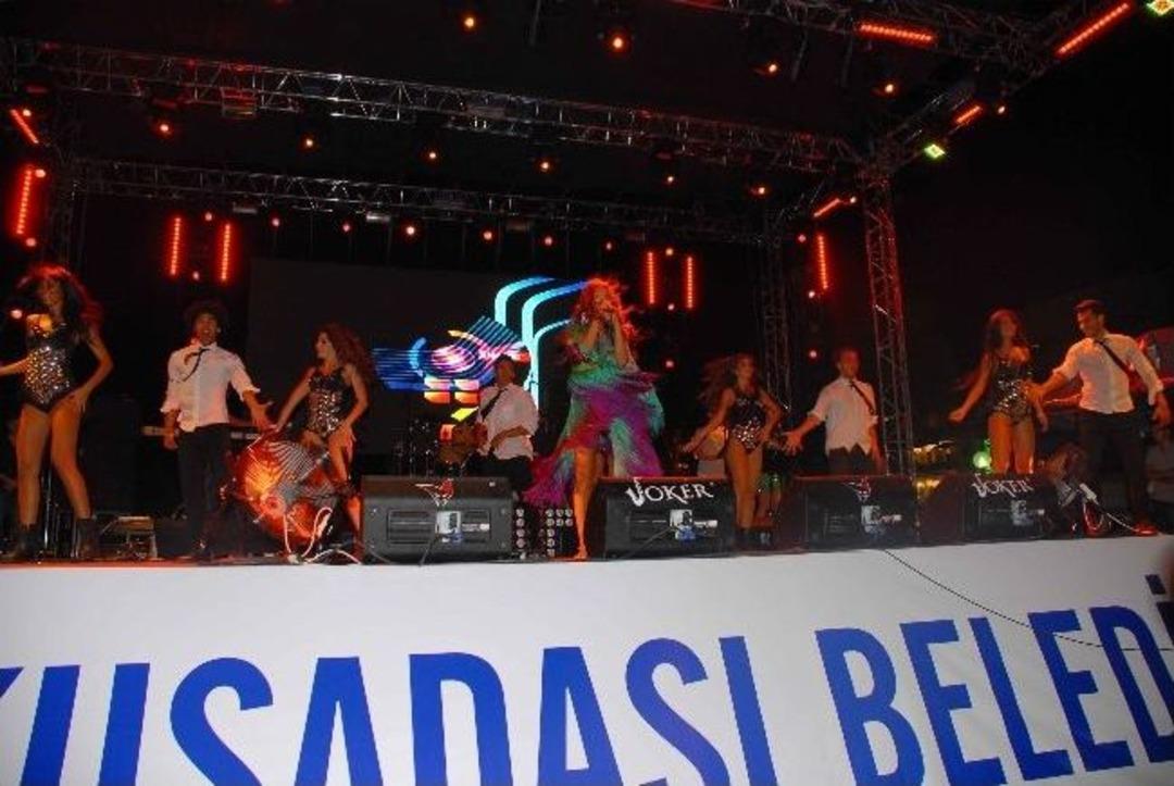 Kuşadası&rsquo;nda Festival Coşkusu S&uuml;r&uuml;yor
