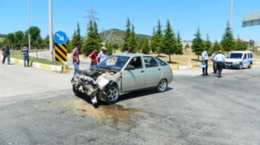 Acıpayam'da Trafik Kazası: 2 Yaralı