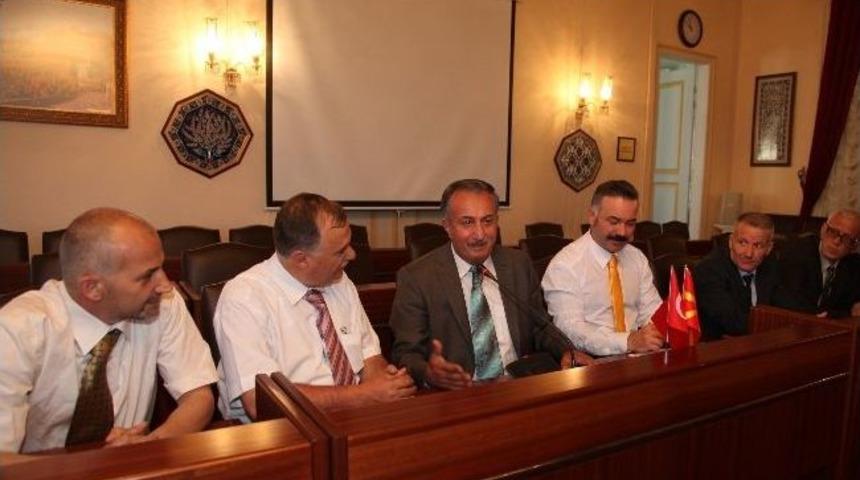 &Uuml;sk&uuml;pl&uuml; Gen&ccedil;lerin Bursa &Ccedil;ıkarması