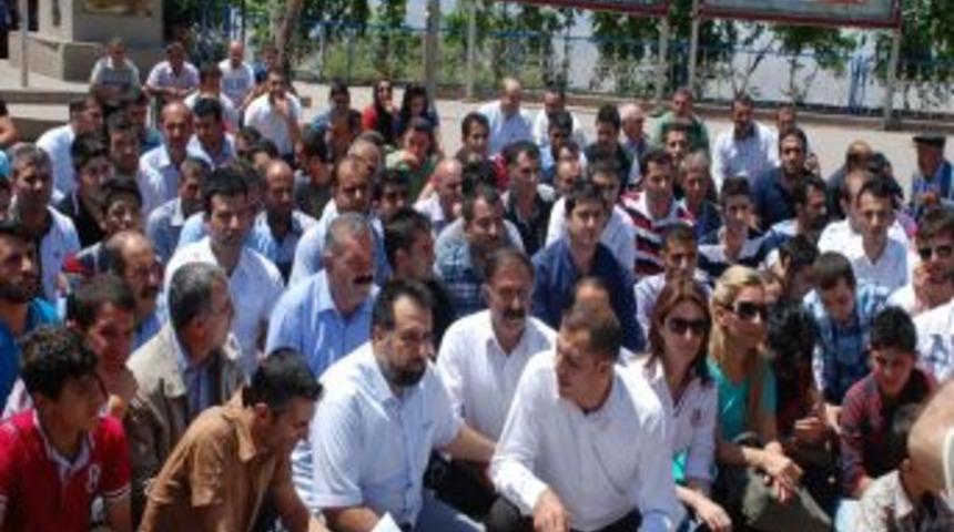 Hırsız Ve Tinercilere Engel Olamayan Şırnaklılar Eylem D&uuml;zenledi