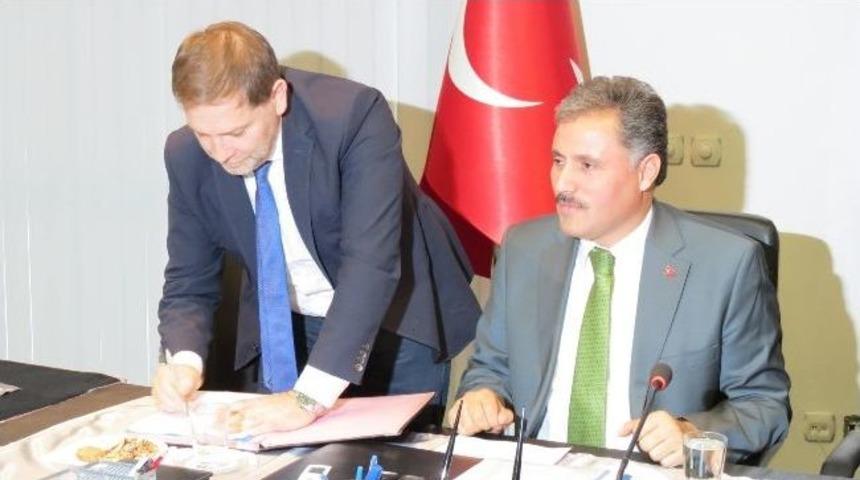 Tramb&uuml;s S&ouml;zleşmesi İmzalandı