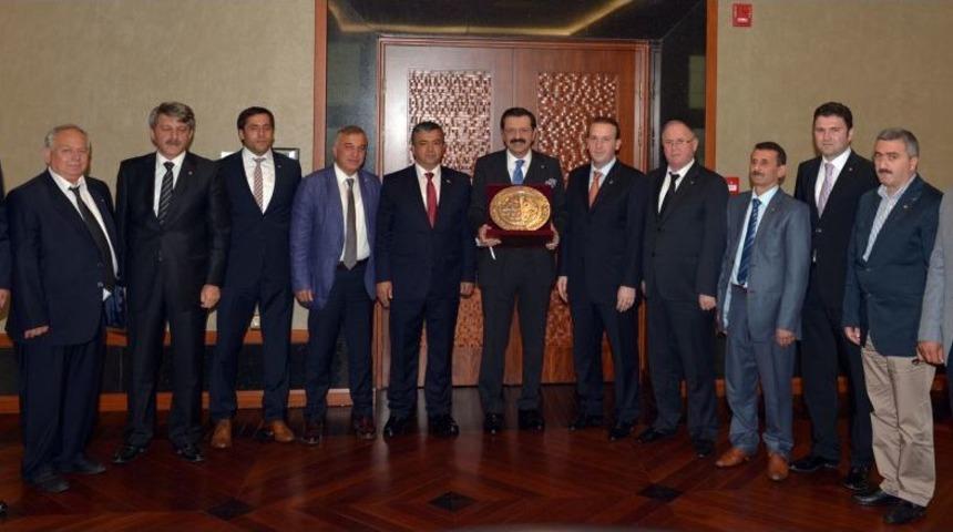 &Uuml;TB Y&ouml;netiminde Hisarcıklıoğlu&rsquo;na Ziyaret