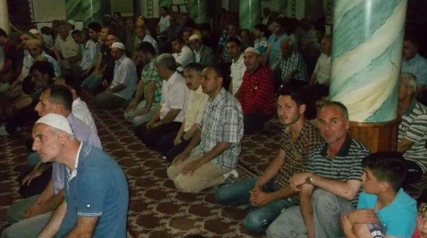 Hakkari&rsquo;de 1 Yıl &Ouml;nce Şehit D&uuml;şen Arkadaşının Mevlid T&ouml;renine İstanbul&rsquo;dan Trabzon&rsquo;a Gelerek Katıldı