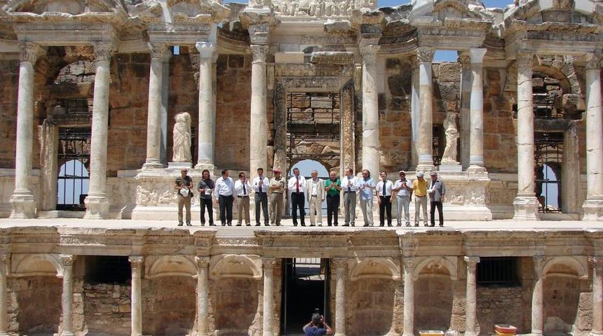 Akdeniz Havzası'nın En &Ouml;nemli Antik Tiyatrosunda,restorasyon 50 Yılda Tamamlandı