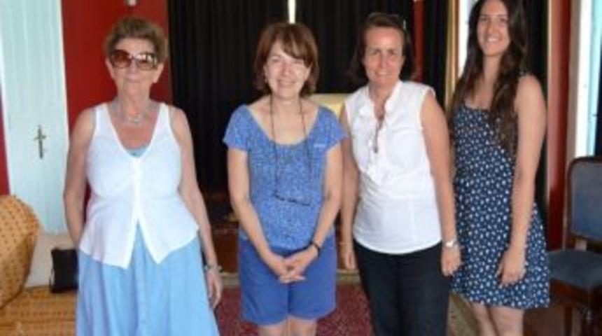 Aima&rsquo;nın Yazma At&ouml;lyesi Başladı