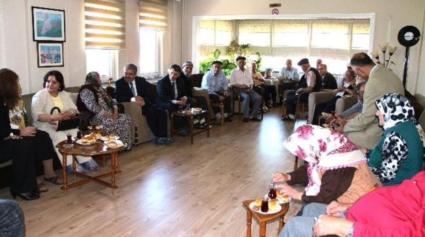 Vali &Ccedil;ınar Ve Eşinden Huzurevi Ve &Ccedil;ocuk Yuvasına Ziyaret