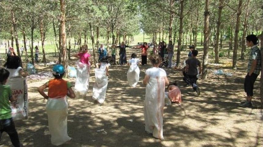 Van &Ccedil;ocuk Evleri &Ccedil;ocuk Evleri Şenliği Başlattı