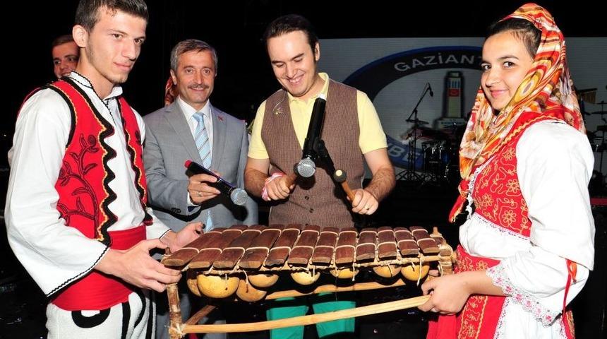 Mustafa Ceceli 40 Bin Gaziantepli'yi Coşturdu