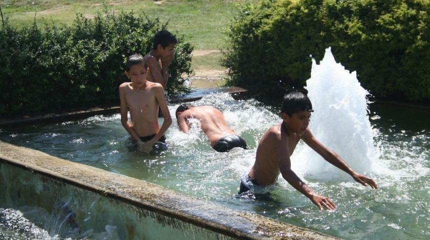 Uzmanlar Uyardı: Aileler &Ccedil;ocuklarını S&uuml;s Havuzlarından Uzak Tutsun