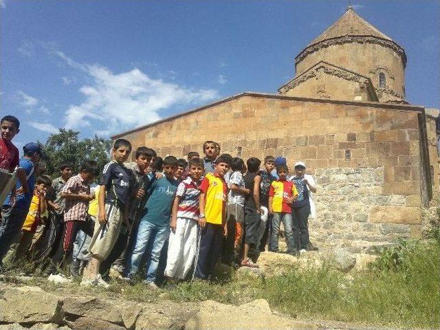 Van Gölü Çocuk Ve Gençlik Merkezinin Akdamar Adası Gezisi