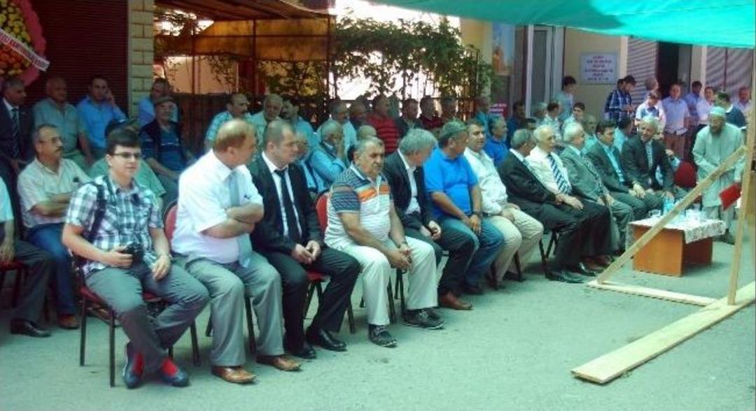 Vali Şahin Cami İnşaatını Erken Bitirmesi İ&ccedil;in Caminin Mimarı İle İddiaya Girdi