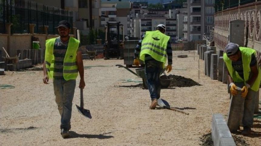 Osmangazi&rsquo;de Yol &Ccedil;alışmaları Tam Gaz