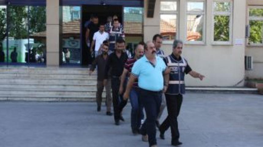 &Ccedil;ete Su&ccedil;lamasıyla Tutuklanan Parti Il Başkanının G&ouml;r&uuml;nt&uuml;s&uuml; G&uuml;venlik Kamerasında