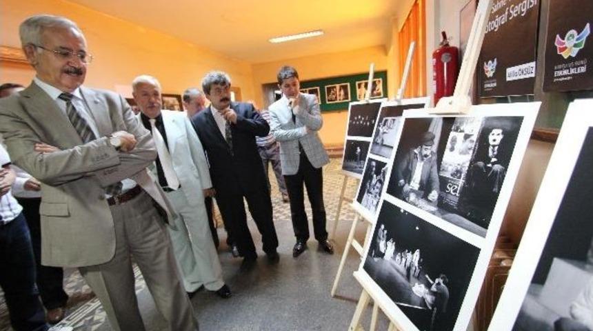 &Ouml;ks&uuml;z &lsquo;sahne Tozu&rsquo; Fotoğraf Sergisi A&ccedil;tı