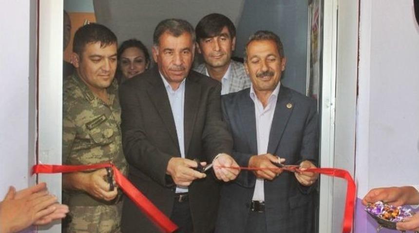 Taşlı&ccedil;ay Halk Eğitim Merkezi Tarafından 2012-2013 Eğitim &Ouml;ğretim D&ouml;nemi Yılsonu Sergisi A&ccedil;ıldı.