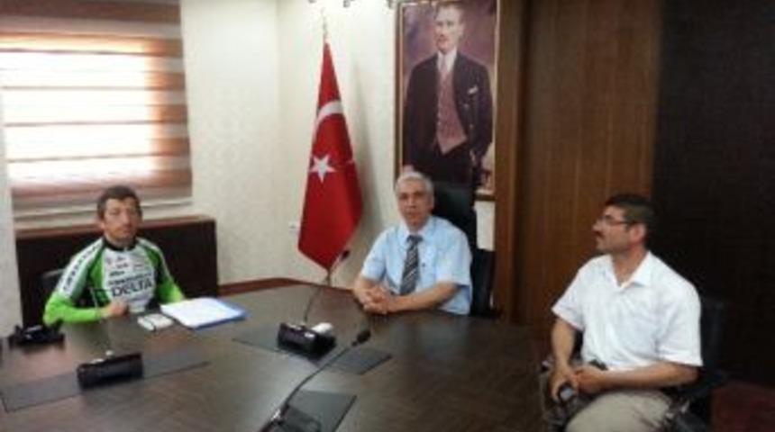 Yeşilay Gönüllüsü Bisikletçi Şanlıurfa’da