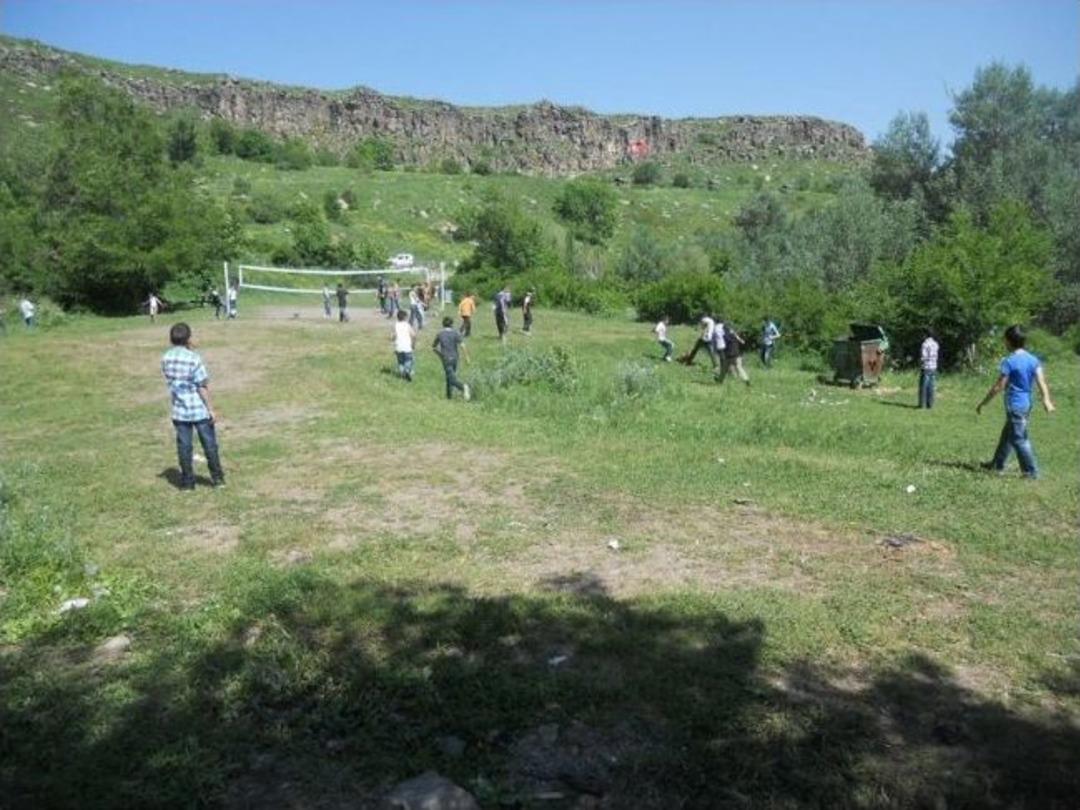 Polisler &Ouml;ğrencilerle Piknikte