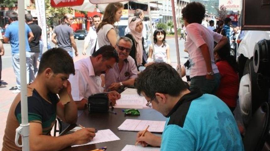 &Ccedil;aycuma&rsquo;da Vatandaşlardan Kan Bağışı