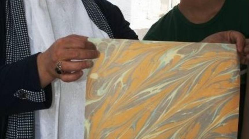 Ebru Sanatı Kursu 7&rsquo;den 77&rsquo;ye İlgi G&ouml;r&uuml;yor