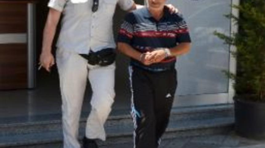 Hırsızlık Ve Resmi Evrakta Sahteciliğe 4 Yıl 6 Ay Hapis