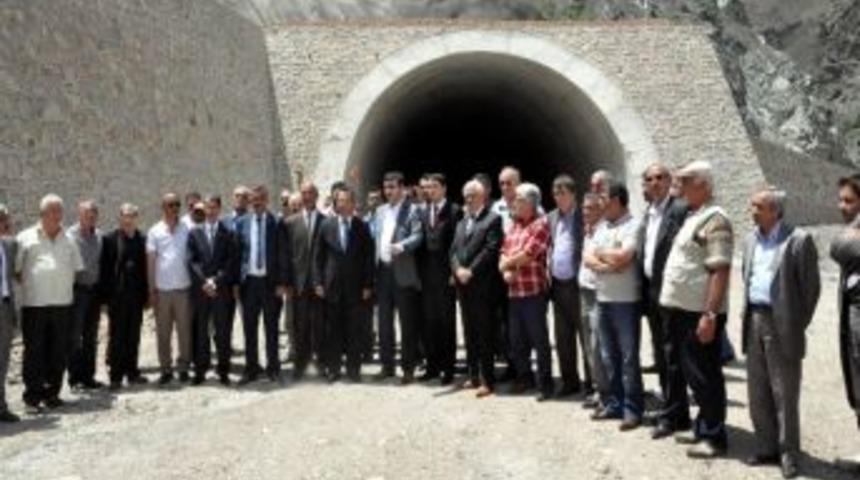 Mhp Sivas İl Y&ouml;netiminden T&uuml;nel Protestosu