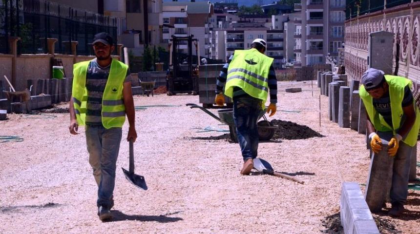 Osmangazi'de Bord&uuml;r Tratuvar Ve Asfaltlama &Ccedil;alışmaları S&uuml;r&uuml;yor