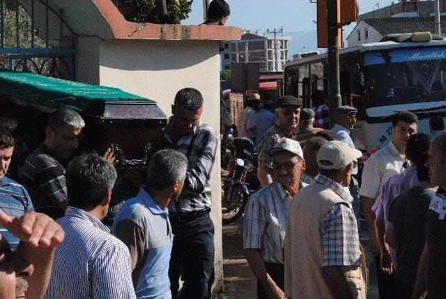 Ödemiş’te Boğularak Ölen Genç Son Yolculuğuna Uğurlandı