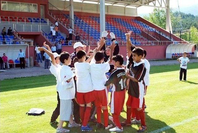 Tosya Belediyespor'un U11 Takımından Futbol Resitali