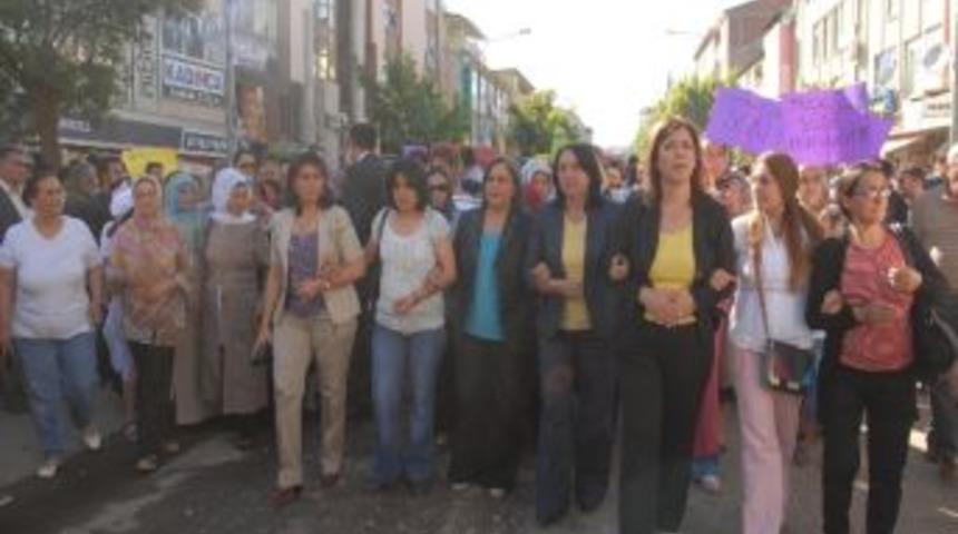 Bdp Mahkeme Kararını Protesto Etti