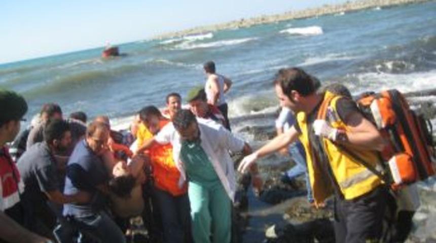 Denizde Akıntıya Kapılan Ge&ccedil;lerden Biri &Ouml;ld&uuml;, Diğeri Kayboldu