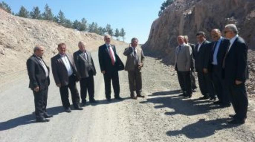 Kınık Beldesinin Yolu Yenilendi