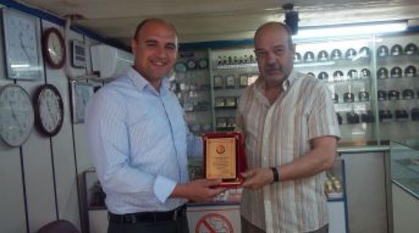 Duyarlı Esnaftan Atık Pil Toplamada &Ouml;rnek Davranış