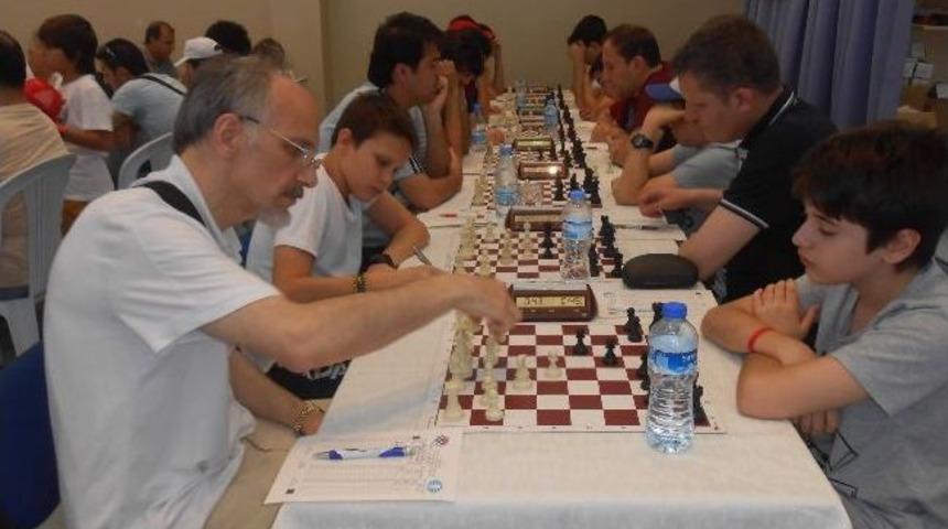 Satrancın Ustaları S&ouml;ke'de Buluştu