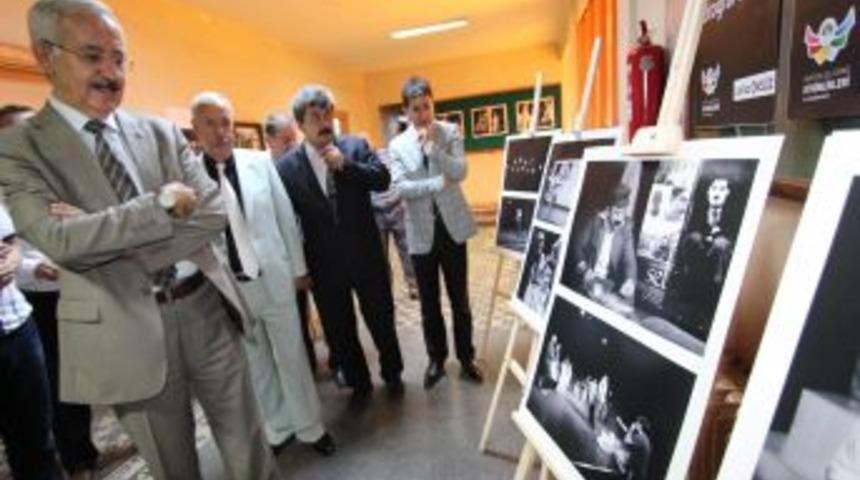 Gazeteci &Ouml;ks&uuml;z, Tiyatrocuları Konu Alan Fotoğraf Sergisi A&ccedil;tı